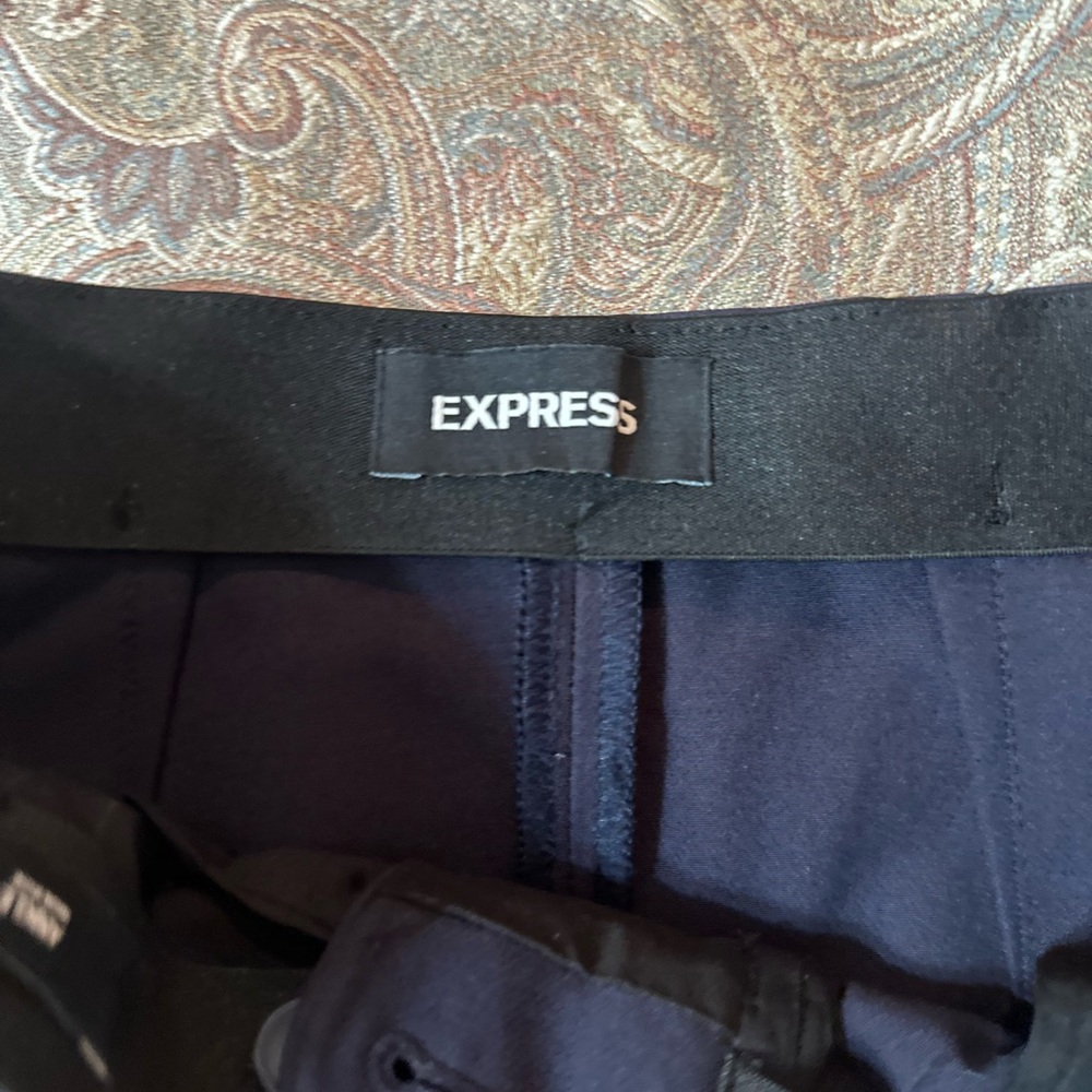Express pants - Picture 3 of 5